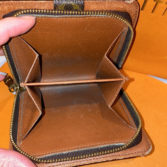 Auth Louis Vuitton Paris monogram compact zip bifold wallet leather interior - Picture 9 of 14
